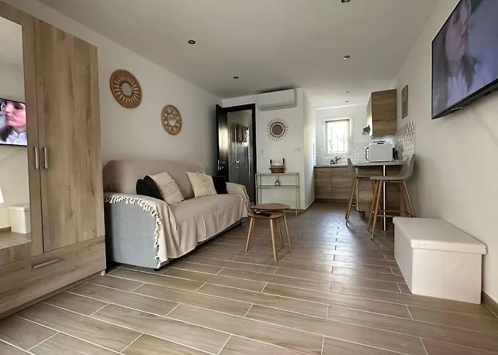 Cosy A 500m De La شقة Fréjus