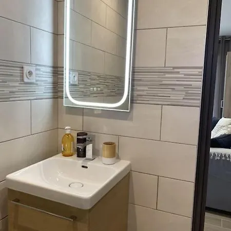Apartament Cosy A 500m De La Fréjus
