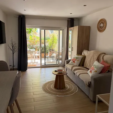 Cosy A 500m De La Fréjus